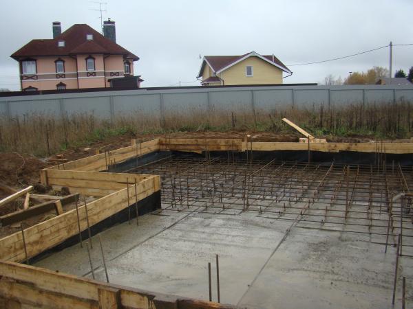 Как правильно сделать плавающий фундамент для деревянного дома: устройство, технология, сооружение, инструменты и материалы - строительство фундамента своими руками, советы, рекомендации, инструкции, фото
