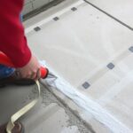 Cómo evitar las manchas blancas en el concreto: control y buenas prácticas